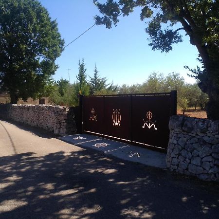 הוילה צ'יסטרנינו Trullo Salamina מראה חיצוני תמונה