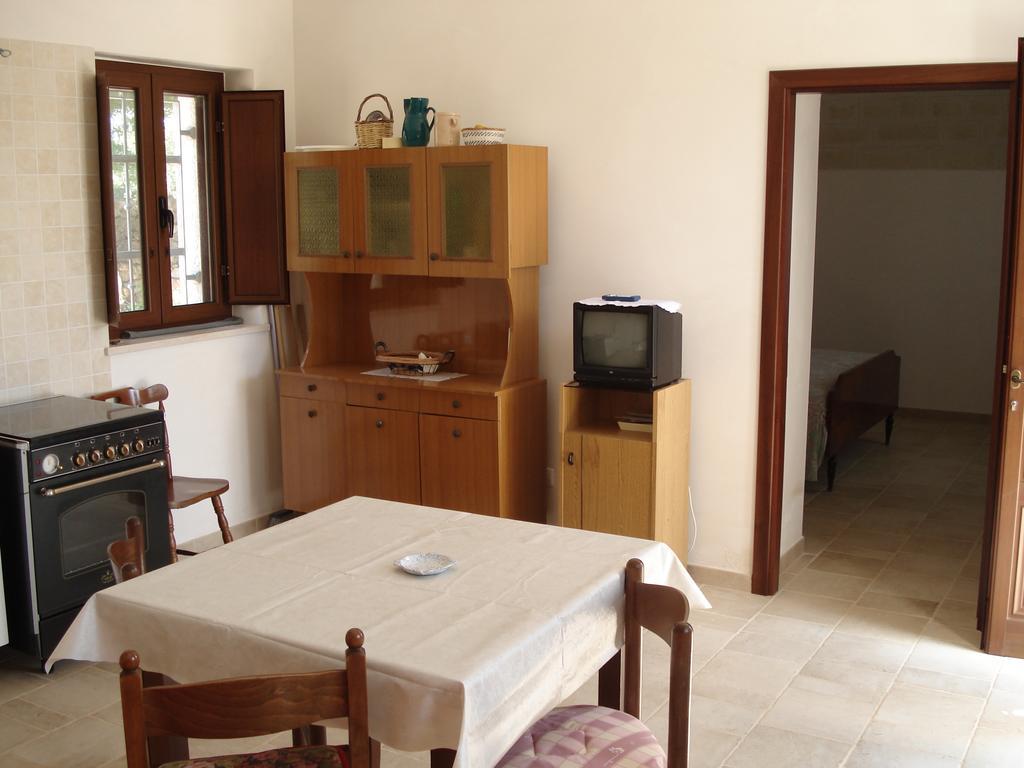 הוילה צ'יסטרנינו Trullo Salamina מראה חיצוני תמונה